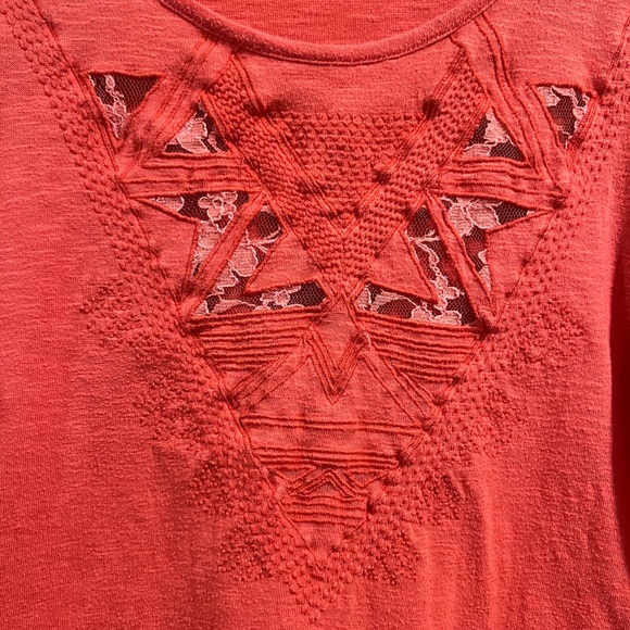 Casual studio coral top. Size medium. Good condition. - Picture 3 of 4